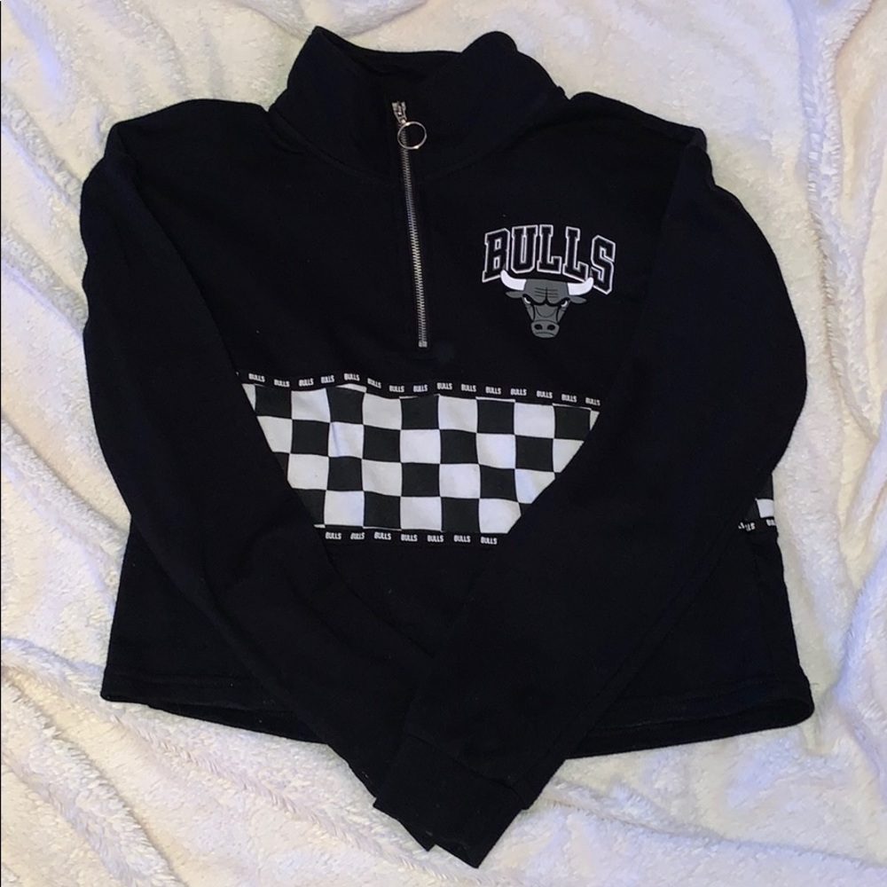 Bulls quarter Zip sweater